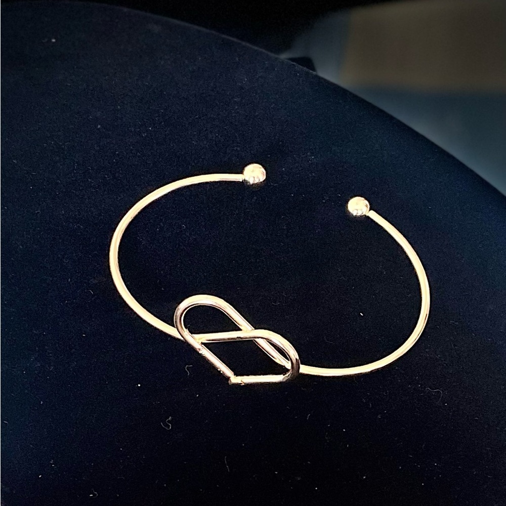 Bracelet with a heart